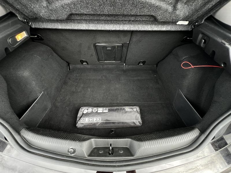 Alfa Romeo Giulietta 1.4T Aut. MultiAir 125kW Super - fotka 19 z 20