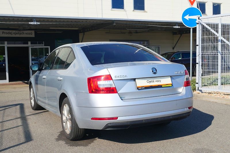 Škoda Octavia - fotka 4 z 6