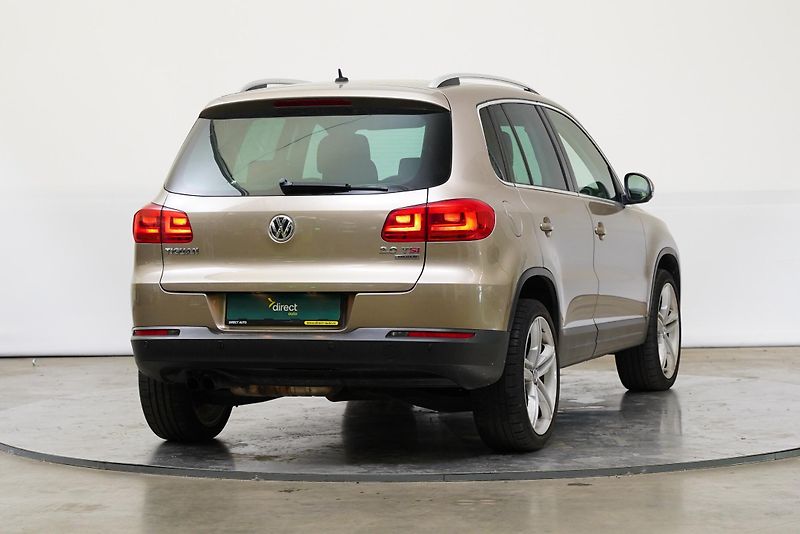 Volkswagen Tiguan - fotka 2 z 21