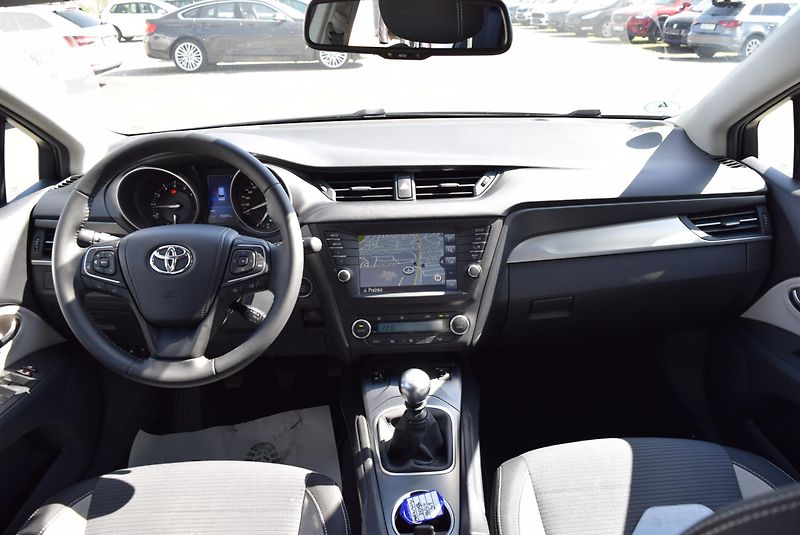 Toyota Avensis (2018) 1.8VVTI 108kw TEAM D XEN NAVI - fotka 17 z 50