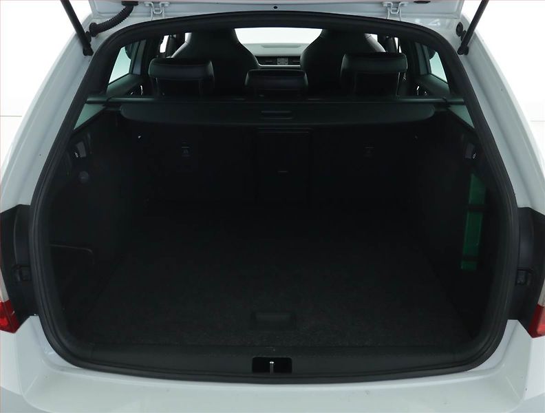 Škoda Octavia (2017) RS 2.0 TSI, Automat - fotka 14 z 16