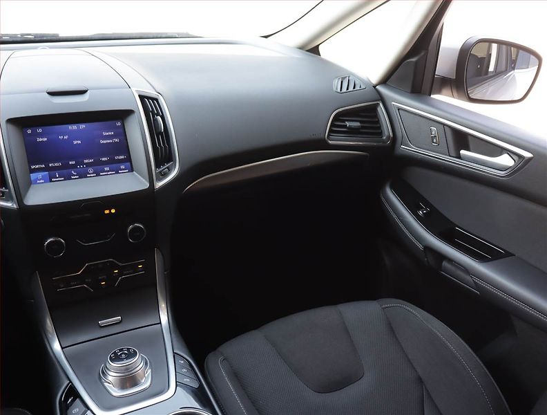 Ford S-MAX (2021) Titanium 2.0 TDCi, Automat - fotka 8 z 25