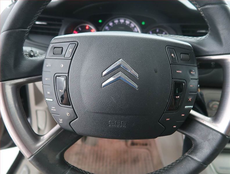 Citroën C5 (2011) 2.0 HDi, po STK, za super cenu - fotka 18 z 19