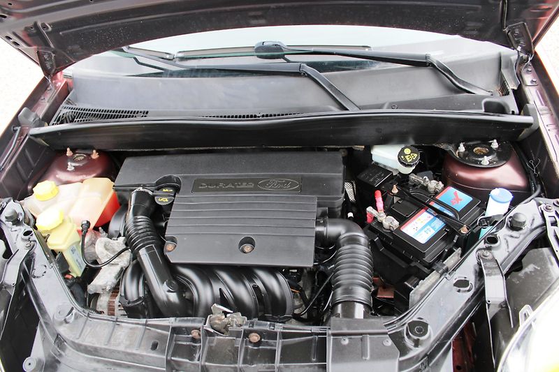 Ford Fusion (2010) 1,4i KLIMA VYH.SKLO SERVO ABS - fotka 16 z 16
