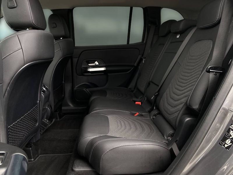 Mercedes-Benz GLB (2024) 200 d 4MATIC - fotka 11 z 28