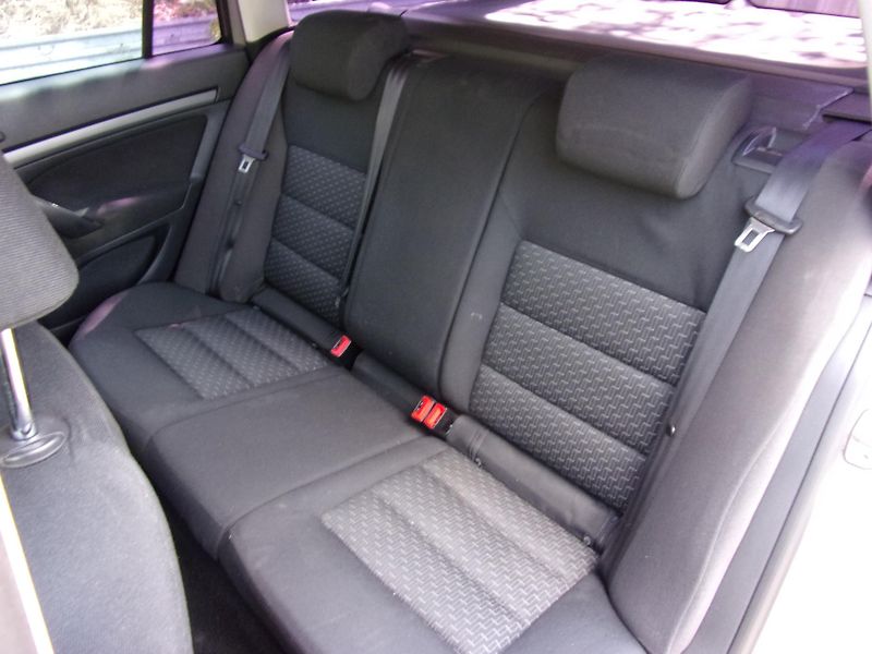 Škoda Octavia (2011) 1.6 MPi 75kW BSE KLIMA TOP KM - fotka 15 z 21