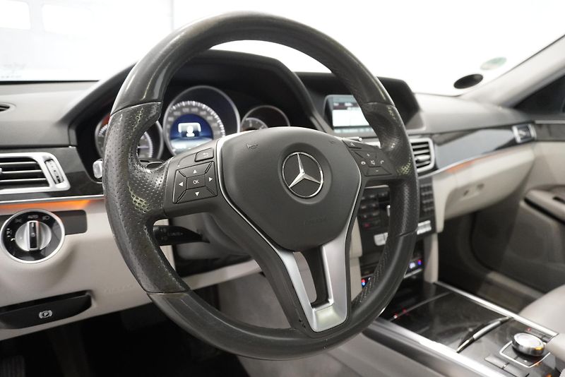 Mercedes-Benz Třídy E 350CDi automat - fotka 23 z 34