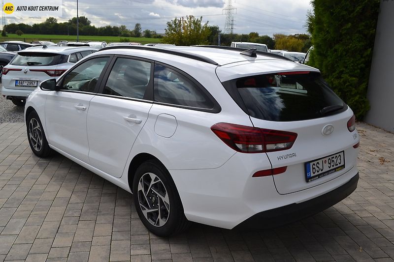 Hyundai i30 WG 1,5I MT SMART FL NAVI - fotka 3 z 45