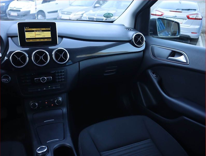 Mercedes-Benz Třídy B (2012) B 180, Automat, Serv.kniha - fotka 8 z 19