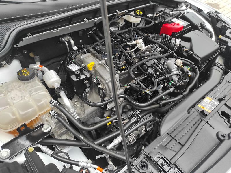 Ford Focus 1.0 EcoBoost mHev 114kw AT - fotka 43 z 44