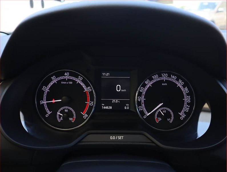 Škoda Octavia (2018) Ambition Plus 1.5 TSI - fotka 11 z 18