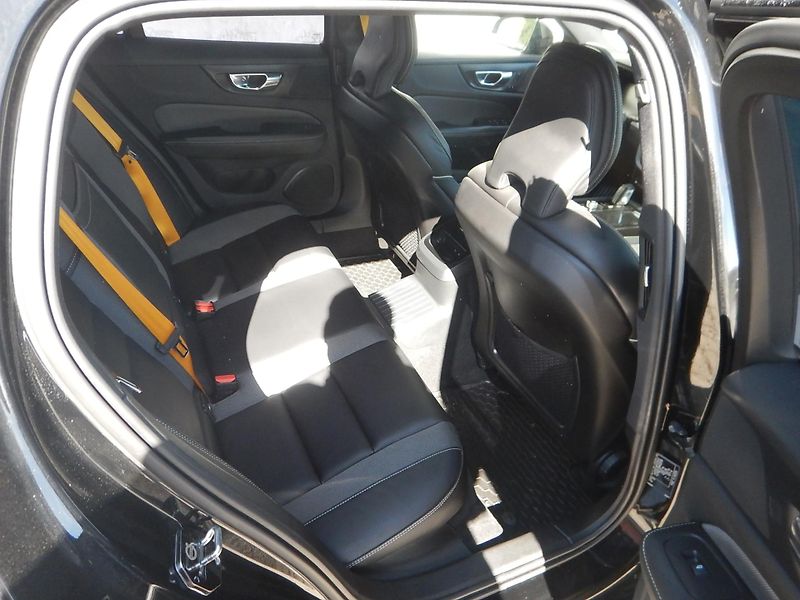 Volvo V60 T8 POLESTAR ENGINEERED - fotka 12 z 29