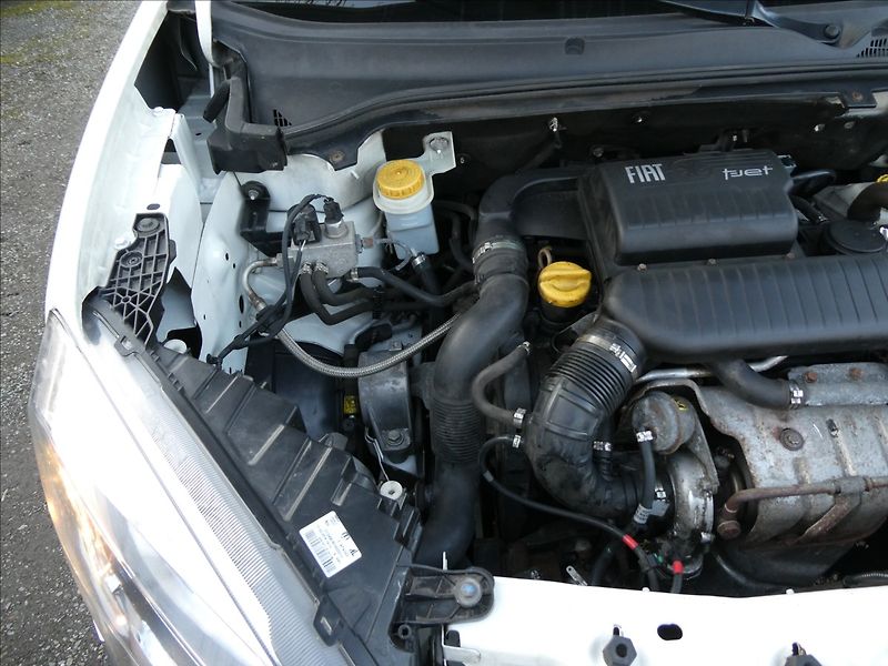 Fiat Dobló cargo 1,4 benzín/CNG SX L2H1,DPH,ČR - fotka 29 z 36