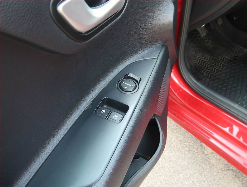 Kia Rio (2019) 1.25 CVVT, Serv.kniha - fotka 15 z 15