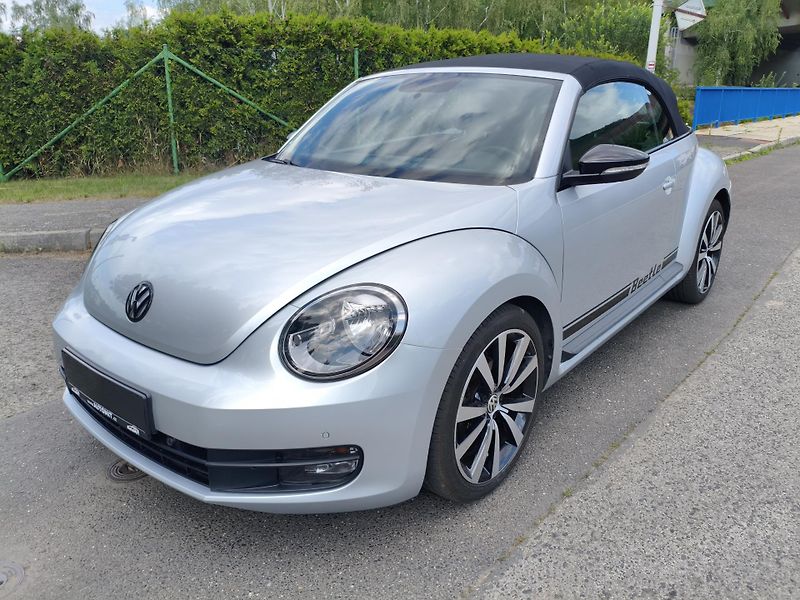 Volkswagen Beetle (2013) 1,2 TSI Cabrio Sport - fotka 2 z 35