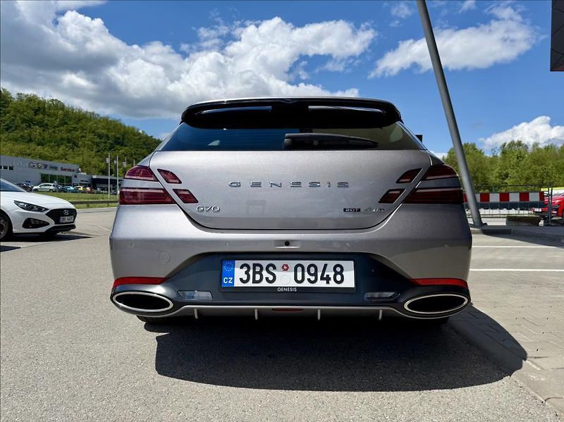 Genesis G70 2,0 T AWD  SB Sport Panorama - fotka 6 z 25