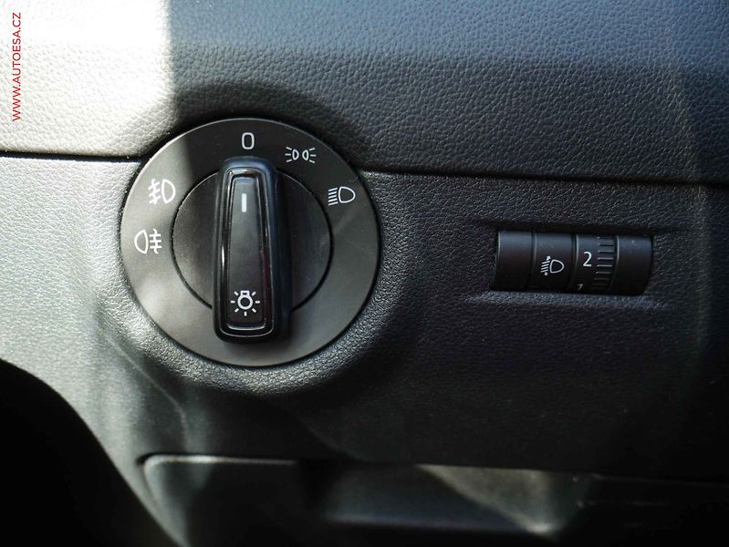 Škoda Octavia (2013) 1.6 TDi, ČR, Klima - fotka 15 z 16
