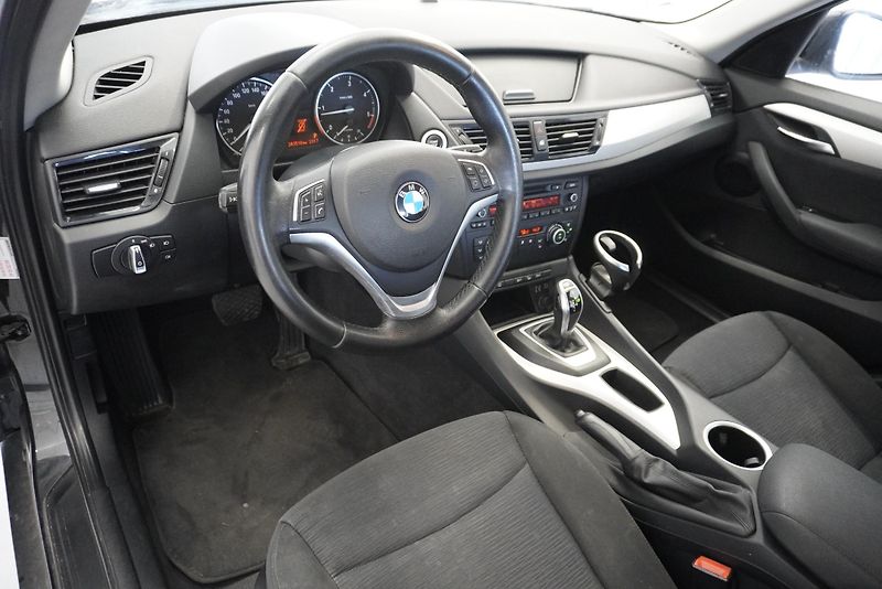 BMW X1 2.0D 160 kW XDRIVE AUTOMAT - fotka 12 z 27