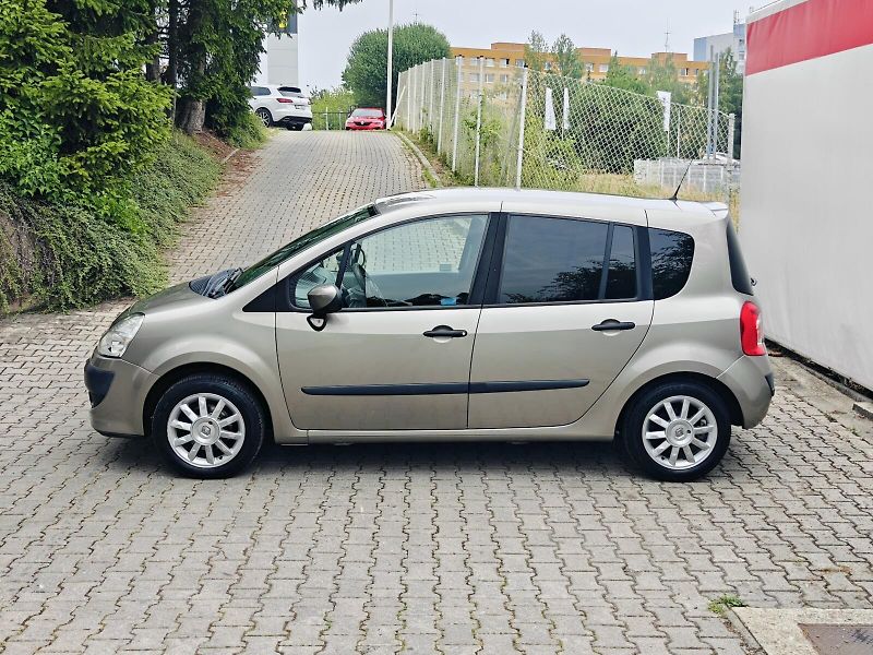 Renault Modus (2009) 1,2 16V 55 kW Alur - fotka 33 z 35