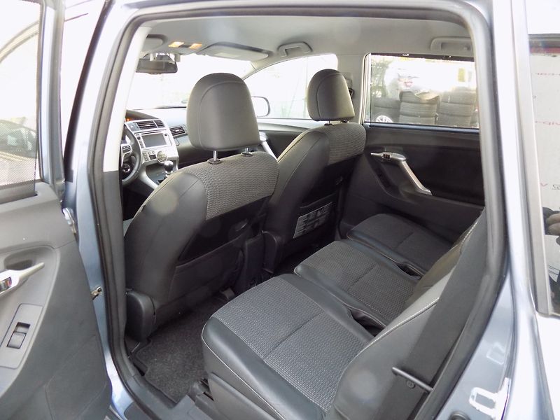 Toyota Verso (2013) 2.0 D-4D/1.Maj.ČR/keyless-go/ - fotka 11 z 47