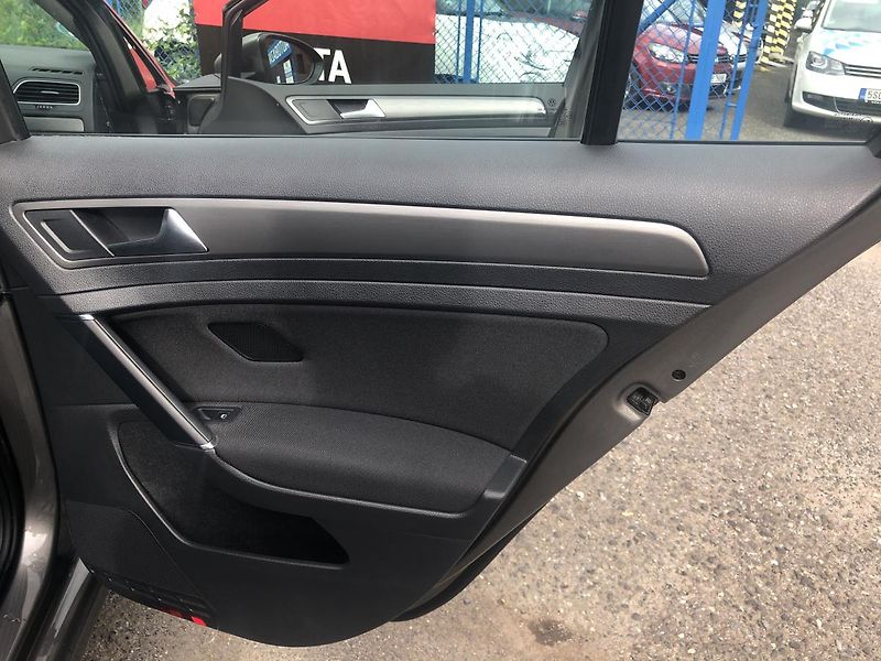 Volkswagen Golf Variant (2013) 1,6TDI DSG Comfortl. Nez. top. - fotka 42 z 65