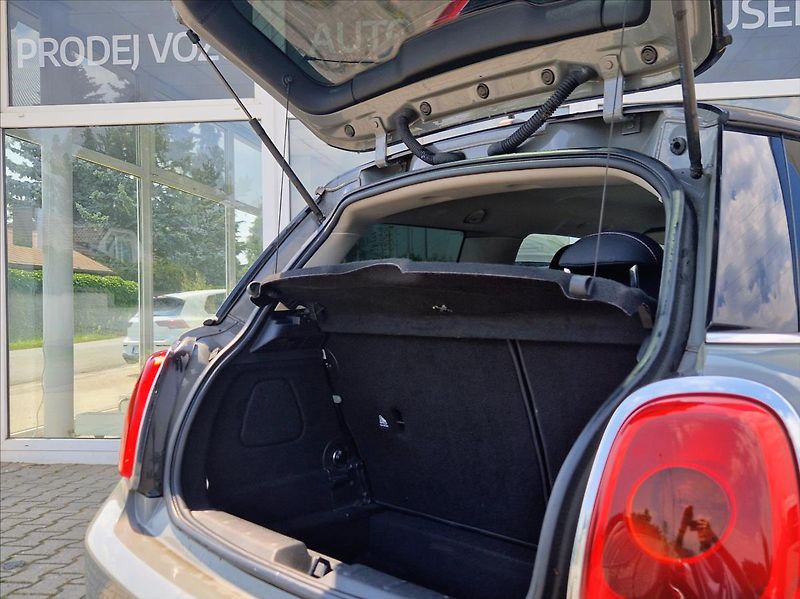 Mini Cooper 1,5 i 100kW LED VÝHŘEV - fotka 11 z 26