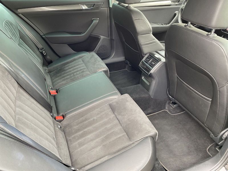 Škoda Superb (2021) Combi 1.5 TSI ACT DSG Style+ - fotka 9 z 36