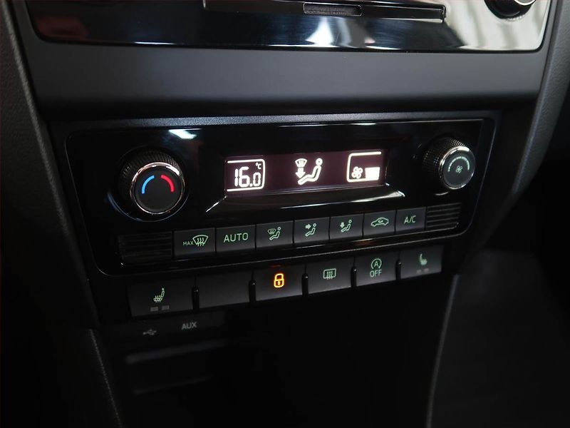 Škoda Rapid (2016) Ambition 1.2 TSI, Serv.kniha - fotka 15 z 16