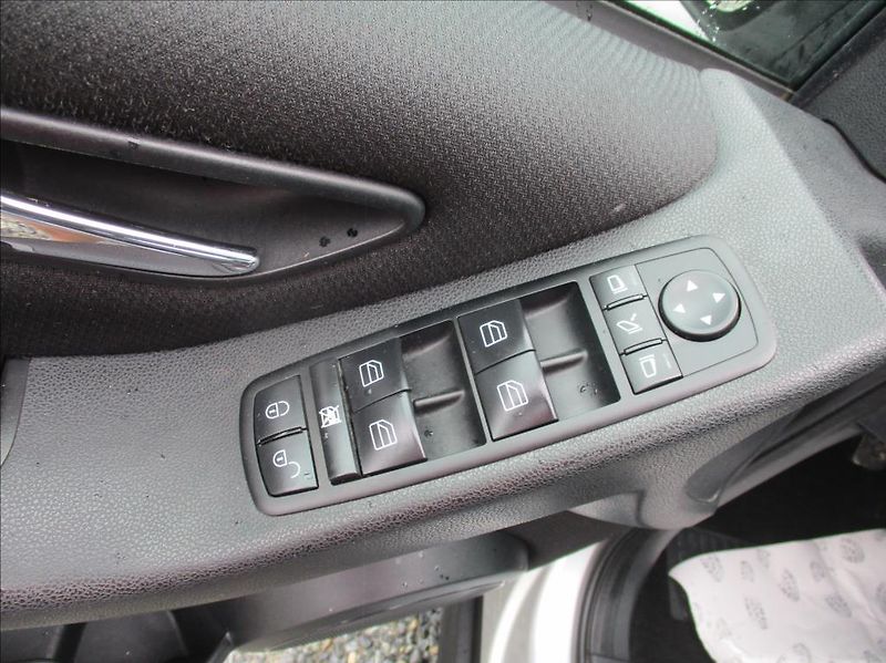 Mercedes-Benz Třídy A 2,0 160 CDI, klima, servis, - fotka 29 z 45