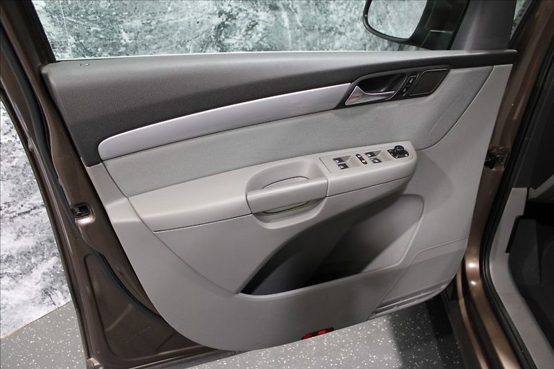 Volkswagen Sharan 2,0 TDI - fotka 8 z 29