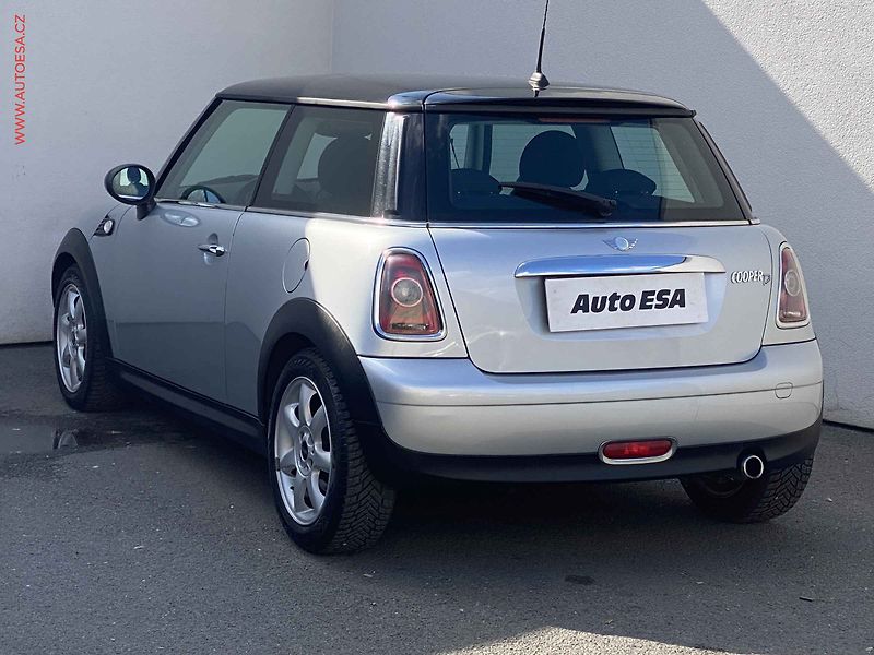 Mini Cooper (2008) 1.6D, AT, AC, temp - fotka 6 z 15