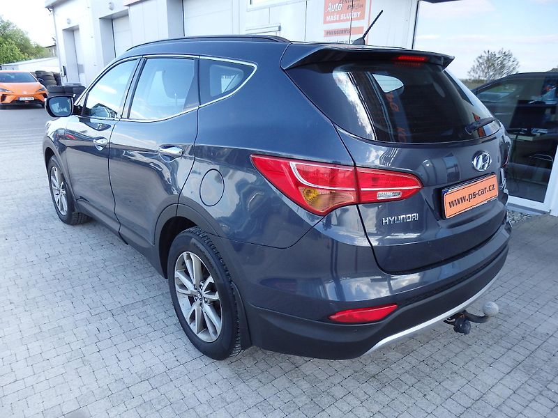 Hyundai Santa Fe 2.2 CRDi AWD ZÁLOHOVÁNO - fotka 5 z 17