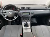 Volkswagen Passat (2008) 1.9 TDi, Trendline, AC - náhled 8