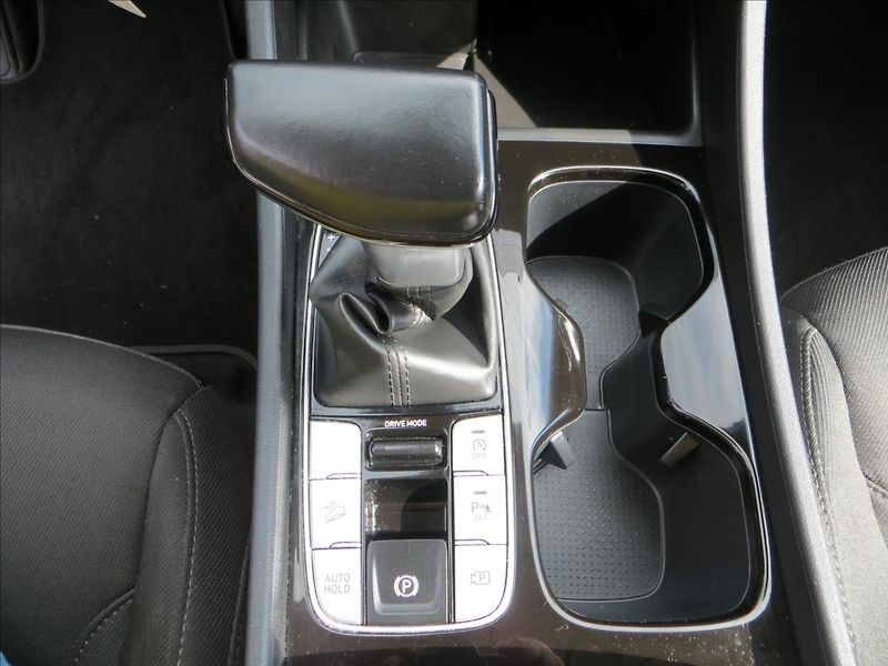 Hyundai Tucson 1,6 CRDi mHEV DCT Smart 100 kW - fotka 17 z 28