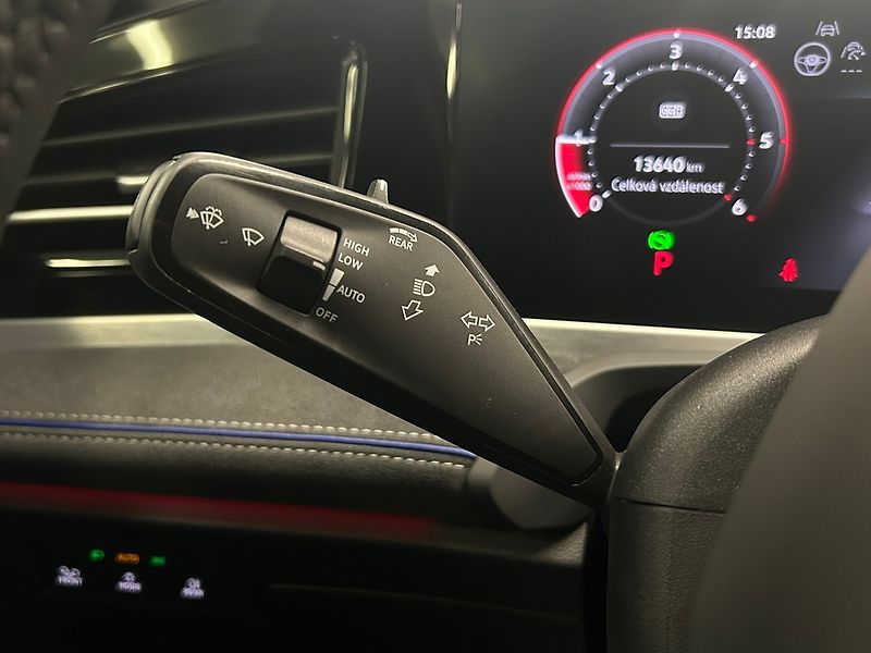 Volkswagen Passat (2025) R-Line Black 142kW DSG 4WD | Z - fotka 46 z 65