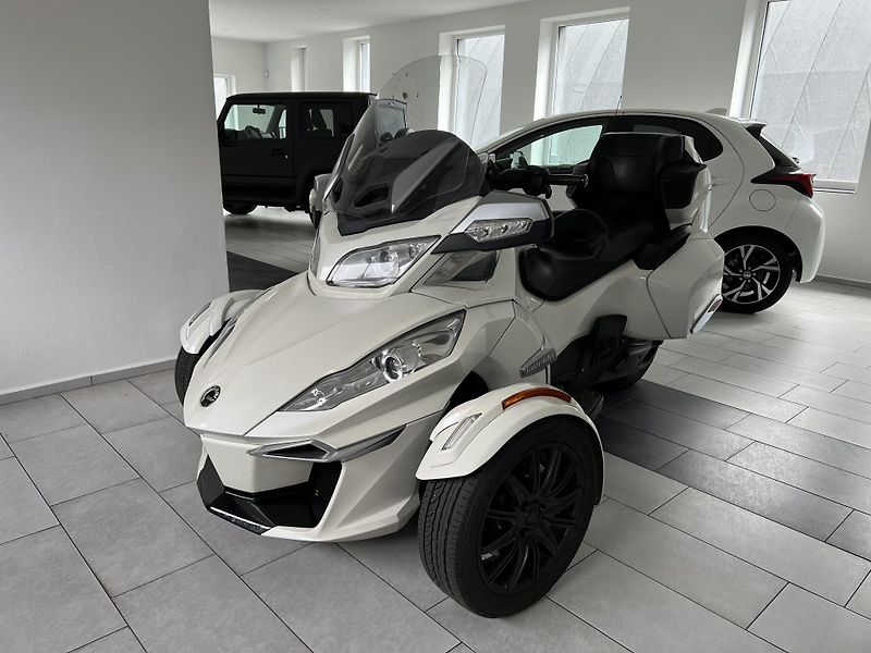 Can-Am Spyder RT-S  ROTAX 1330 85 kW - fotka 1 z 14