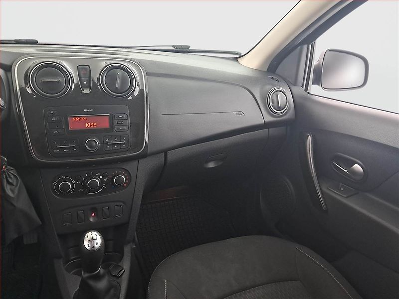 Dacia Logan (2018) 1.0 SCe, ČR,1.maj - fotka 8 z 15