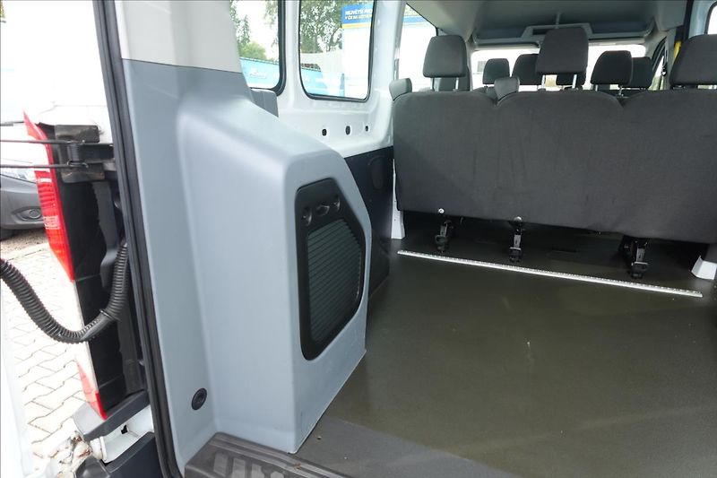 Ford Transit 2,0 TDCi  L3H2 9MÍST KLIMA - fotka 18 z 44