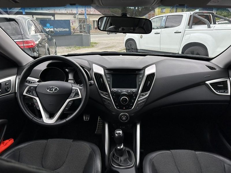 Hyundai Veloster - fotka 10 z 23