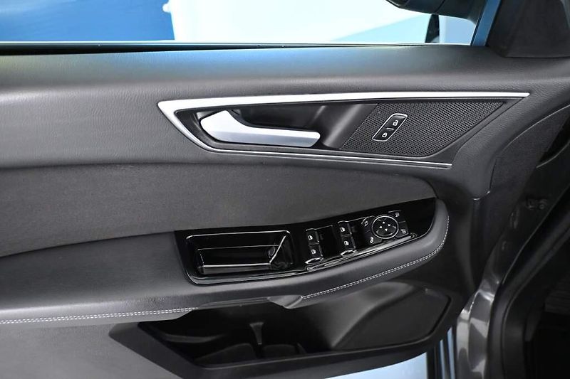 Ford S-MAX (2023) 2.5 LED ACC SONY FHEV DURATEC - fotka 16 z 39