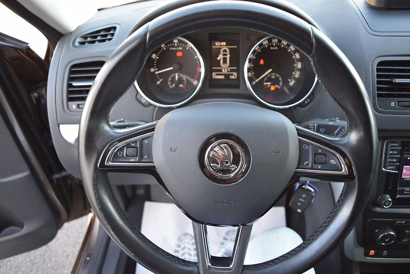 Škoda Yeti (2016) 1.4TSI 92kw AMBITION SMARTLINK - fotka 24 z 49