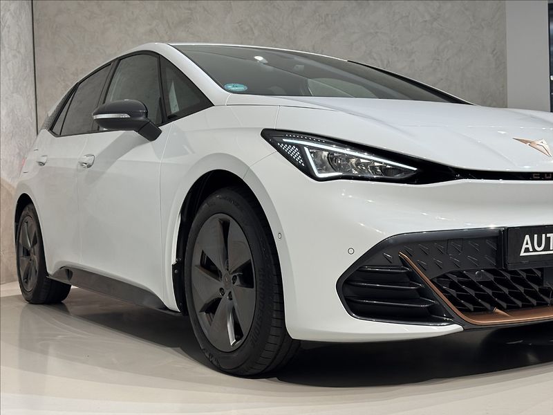 Cupra Born 150kW LED Tepelko Kamera - fotka 6 z 50