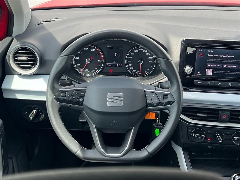 Seat Arona 1,0 TSi 70kW STYLE - fotka 15 z 23