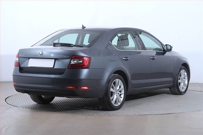Škoda Octavia (2018) 2.0 TDI, Navi, Tempomat - fotka 5 z 21