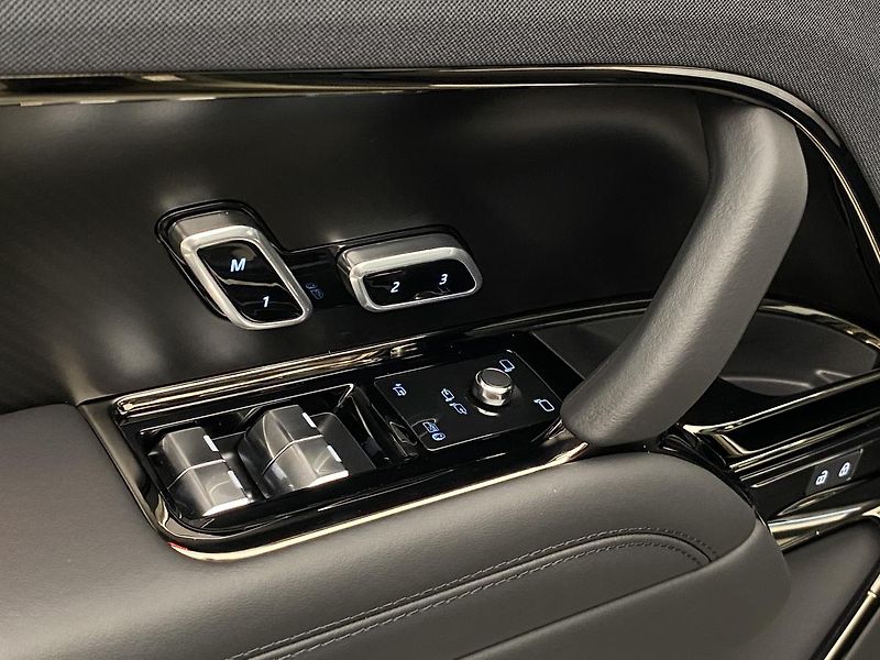 Land Rover Range Rover Sport P635 SV EDITION ONE REZERVACE - fotka 20 z 78