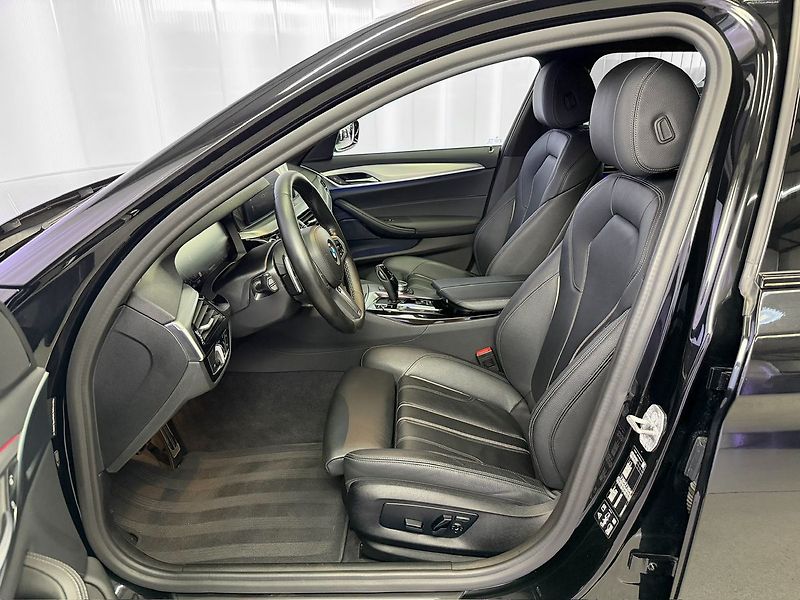BMW Řada 5 530d 210 KW xDrive M-PAKET, M- - fotka 11 z 31