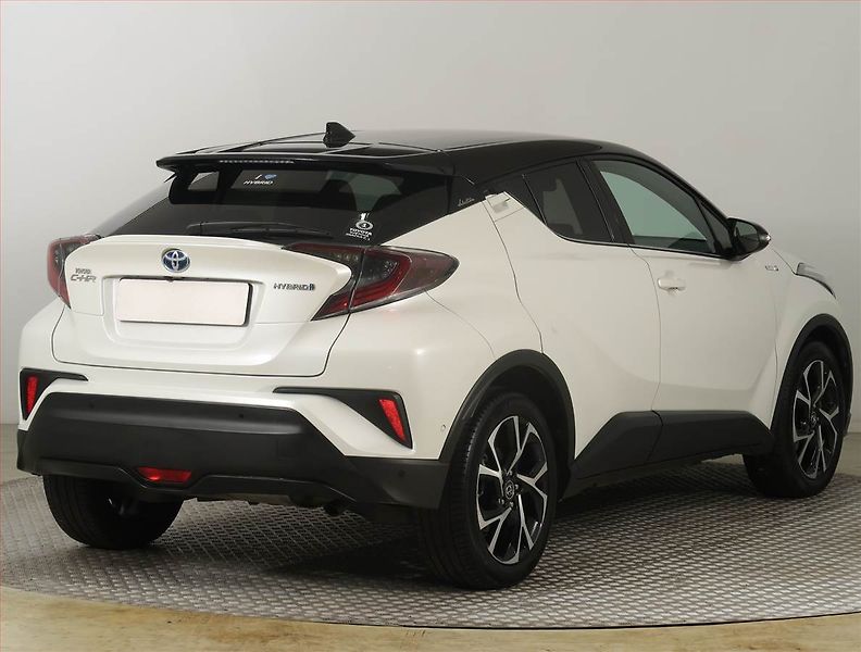Toyota C-HR (2019) Selection 1.8 Hybrid - fotka 5 z 21
