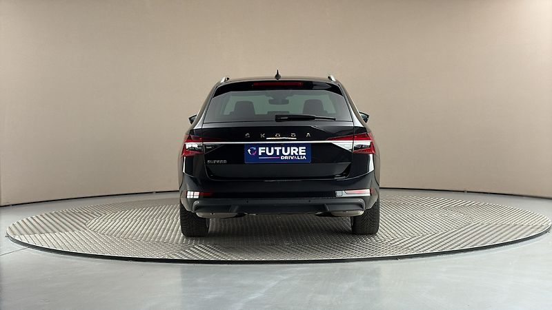 Škoda Superb 2.0 TSI DSG Style Combi - fotka 5 z 29