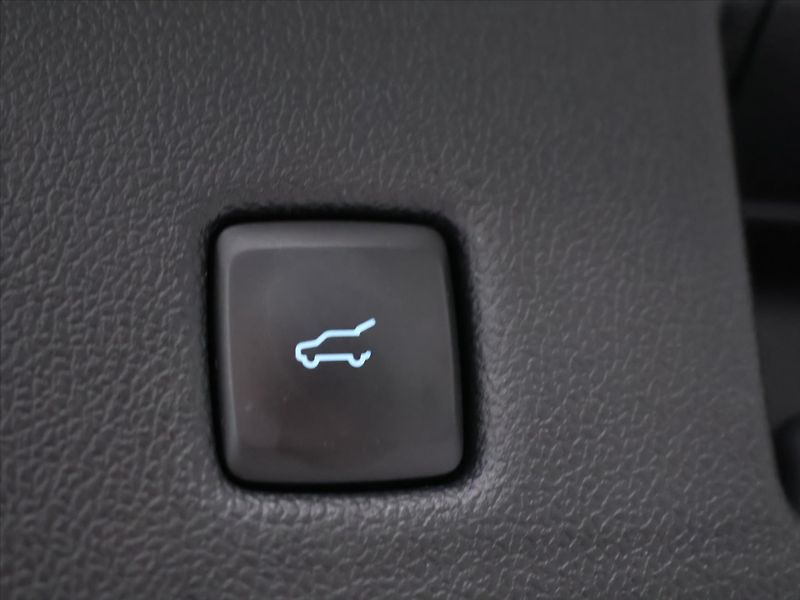 Ford Kuga 2,0 TDCi 140kW AWD ST Line X C - fotka 10 z 34