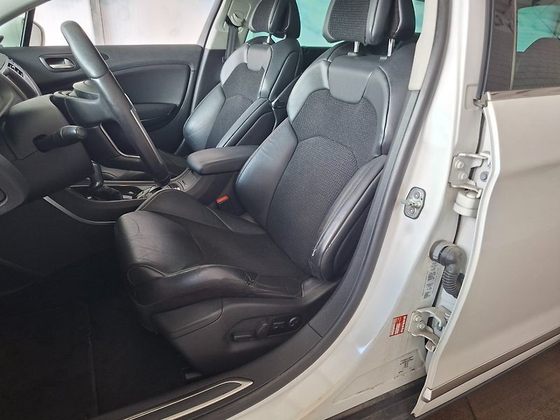 Citroën C5 (2011) TOURER 2.0HDi 120kW AUT - fotka 18 z 49